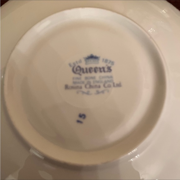613. VINTAGE QUEEN’S BONE CHINA CUP & SAUCER SET - Picture 4 of 5